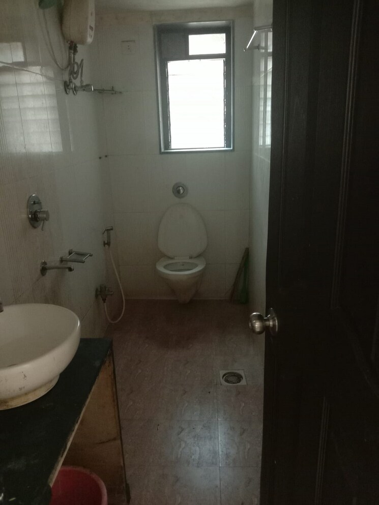 Bathroom, santacruz west 3 Bedroom 1200 Sq.Ft. Apartment In Santacruz West Mumbai 9295339