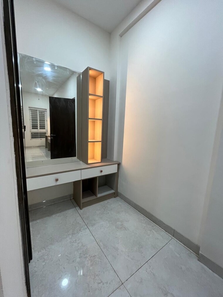 Bathroom, muppas-indraprastha 4 Bedroom 4000 Sq.Ft. Apartment In Tellapur Hyderabad 9295373