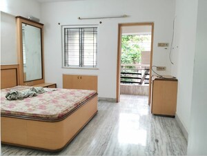 Bedroom in 3 BHK Apartment at Santacruz West – for Rent