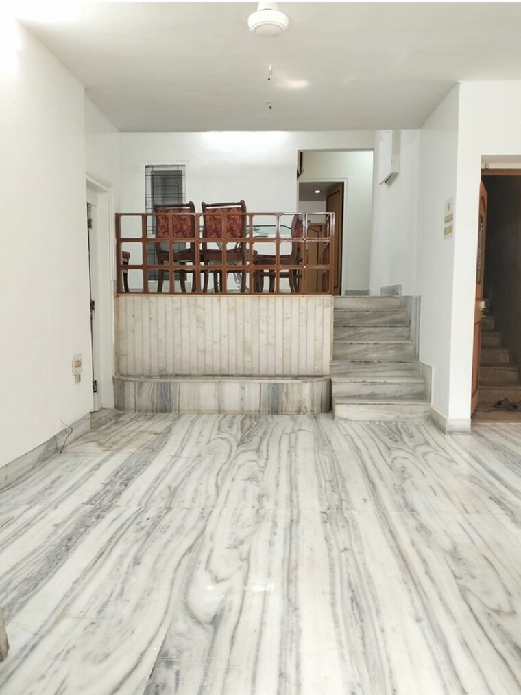 undefined, santacruz west 3 Bedroom 1200 Sq.Ft. Apartment In Santacruz West Mumbai 9295384