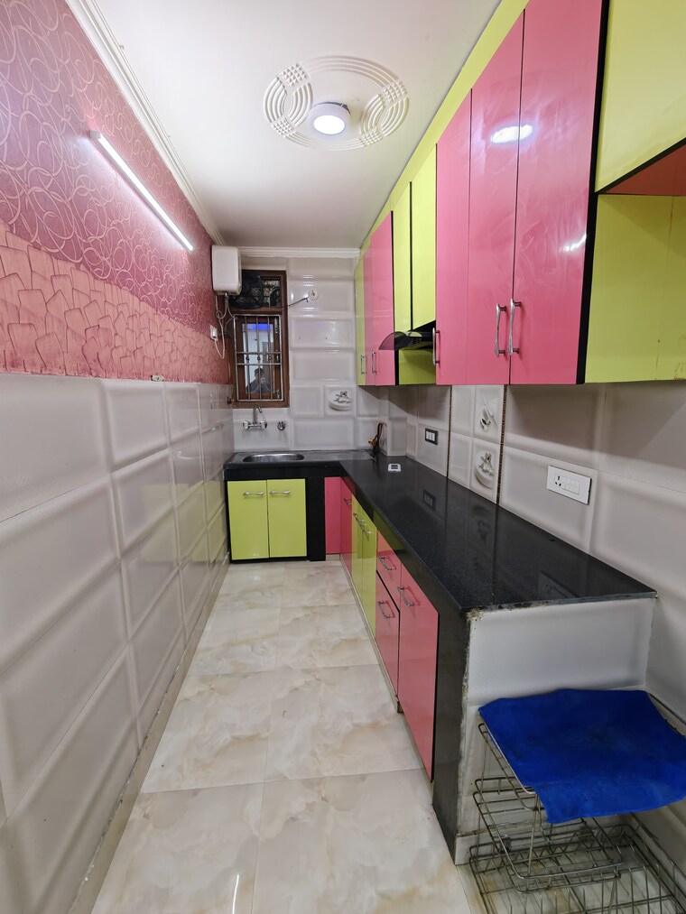 Kitchen, khirki extension 3 Bedroom 1000 Sq.Ft. Builder Floor In Khirki Extension Delhi 9295414