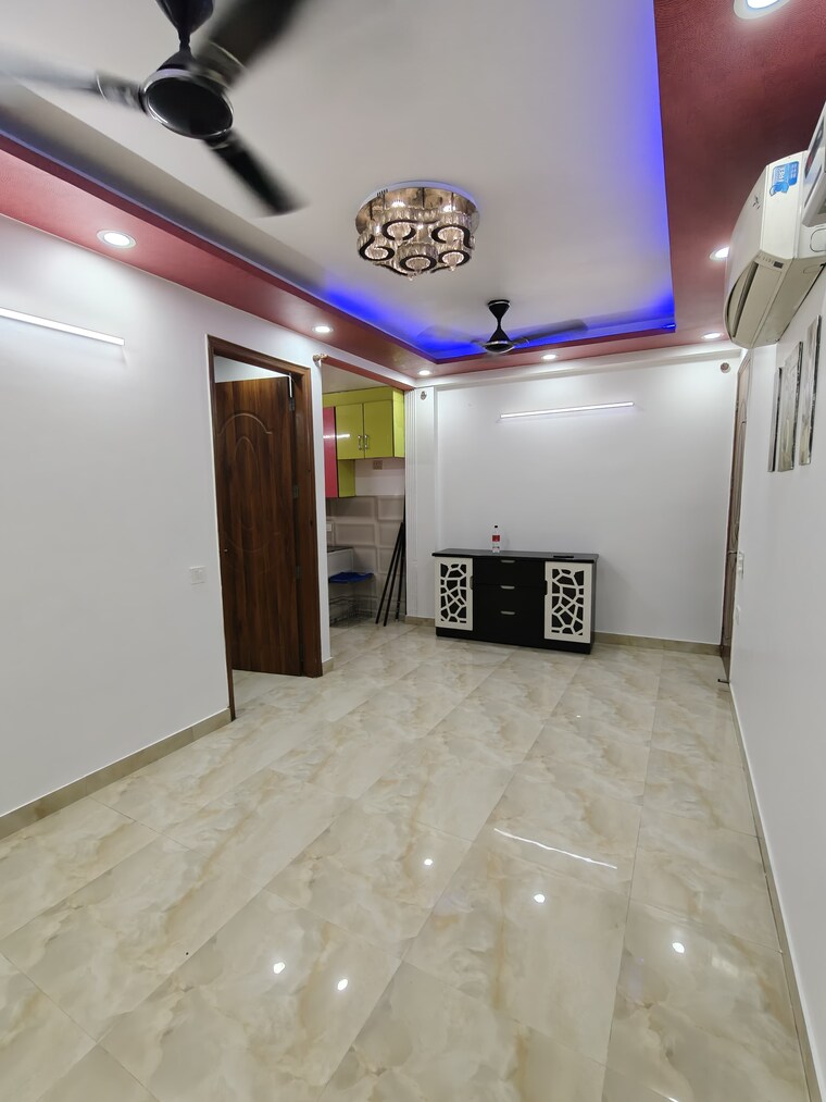 Room, khirki extension 3 Bedroom 1000 Sq.Ft. Builder Floor In Khirki Extension Delhi 9295414