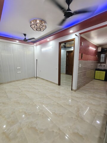 Room in 3 BHK Builder Floor at Khirki Extension – for Rent