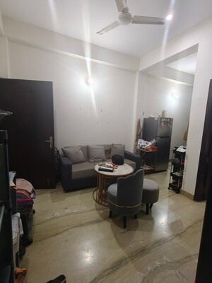 Team Area in 2 BHK Builder Floor at Sector 52 – for Rent