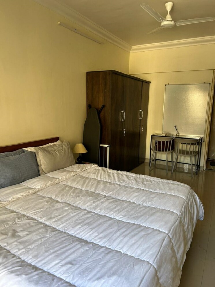 Bedroom, bandra west 3 Bedroom 1200 Sq.Ft. Apartment In Bandra West Mumbai 9295409