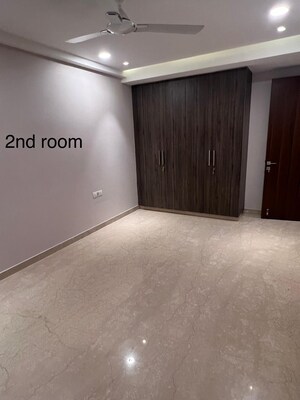 Room in 3 BHK Builder Floor at Greater Kailash I – for Rent
