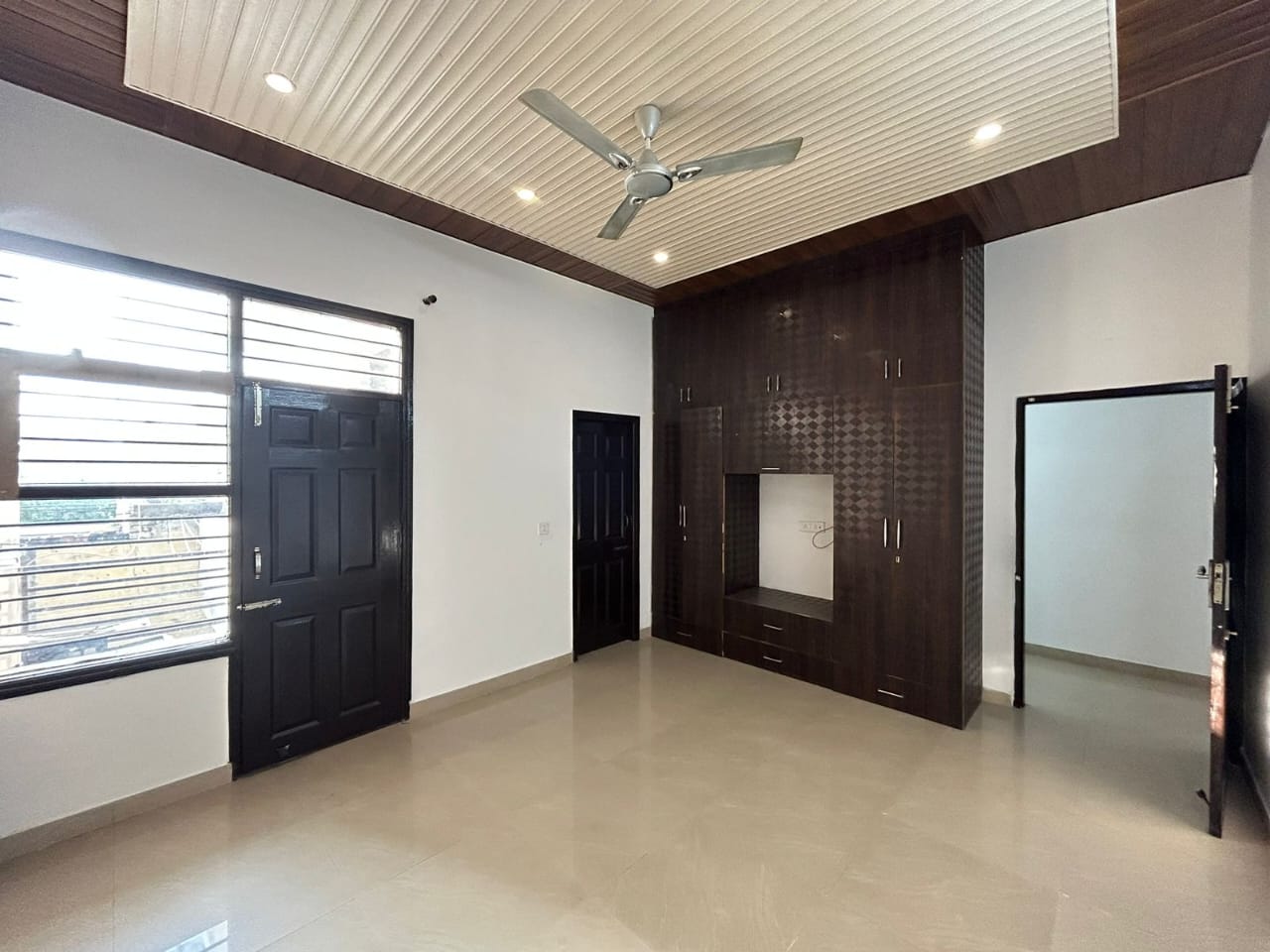 3 BHK Apartment For Sale in Pir Machalla