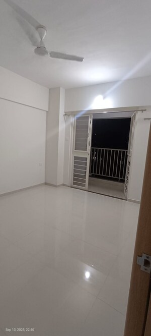 Room in 2 BHK Apartment at V Top Valonia, Punawale – for Rent