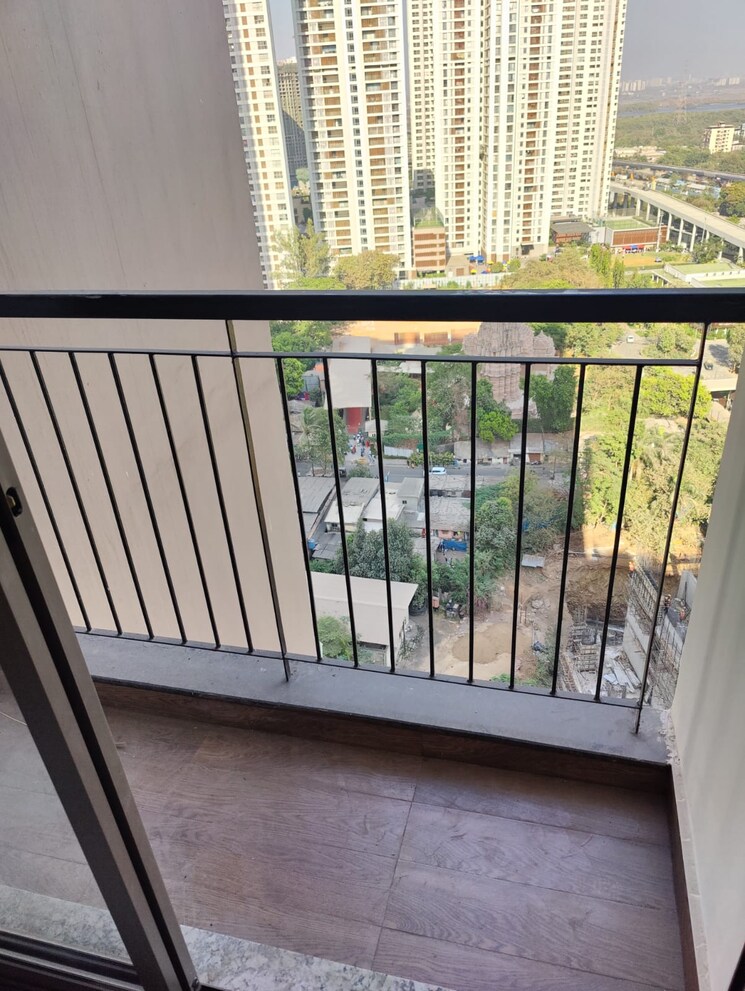 Balcony, kanchan-pushp-society 1 Bedroom 450 Sq.Ft. Apartment In Ghodbunder Road Thane 9295512