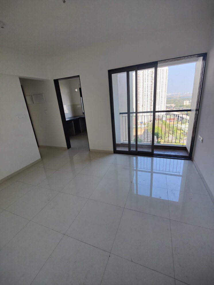 Room, kanchan-pushp-society 1 Bedroom 450 Sq.Ft. Apartment In Ghodbunder Road Thane 9295512