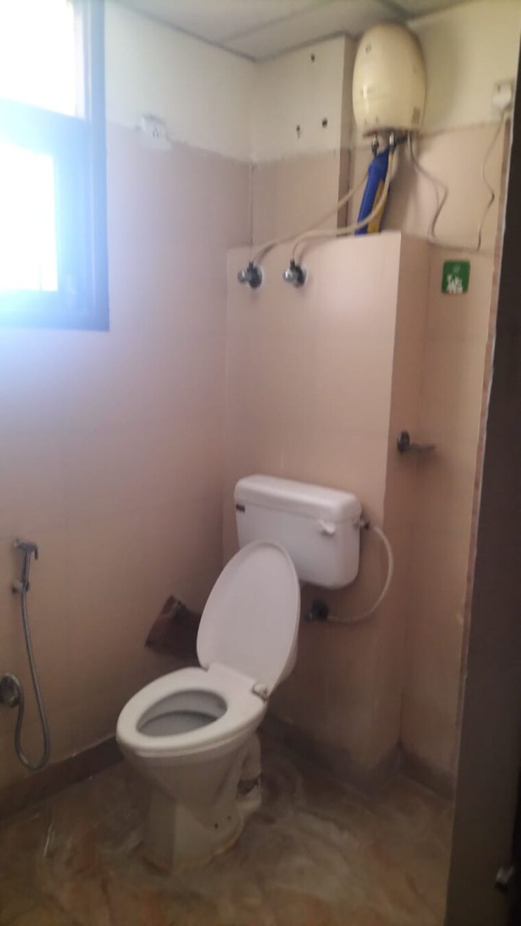 Bathroom, srs-royal-hills 2 Bedroom 710 Sq.Ft. Apartment In Sector 87 Faridabad 9295513