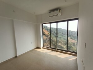Room in 3 BHK Apartment at Kanakia Silicon Valley, Powai – for Rent
