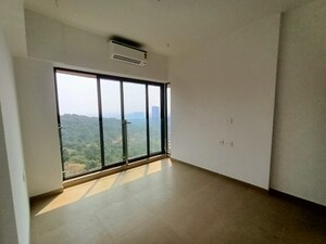 Room in 3 BHK Apartment at Kanakia Silicon Valley, Powai – for Rent