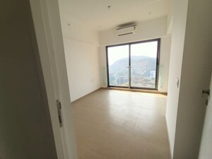 Room in 3 BHK Apartment at Kanakia Silicon Valley, Powai – for Rent