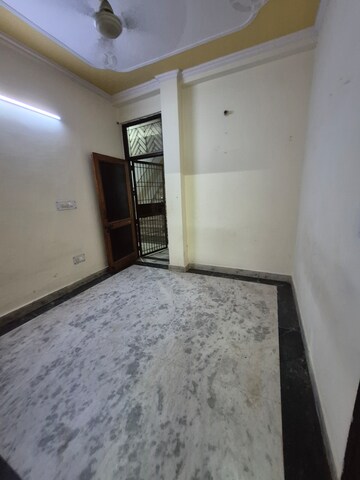 Furnished Amenities in 1.5 BHK Builder Floor at Mayur Vihar – for Rent