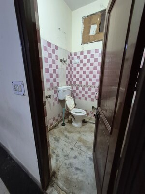 Kitchen in 1.5 BHK Builder Floor at Mayur Vihar – for Rent