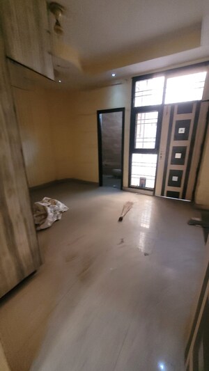 Room in  Office Space at Dilshad Colony – for Rent