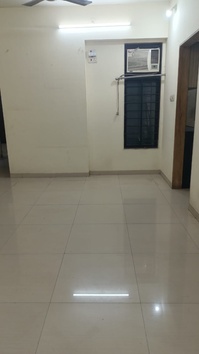 Bathroom, lodha-paradise 3 Bedroom 1100 Sq.Ft. Apartment In Majiwada Thane 9295625