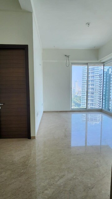 Room in 3 BHK Apartment at Worli – for Rent