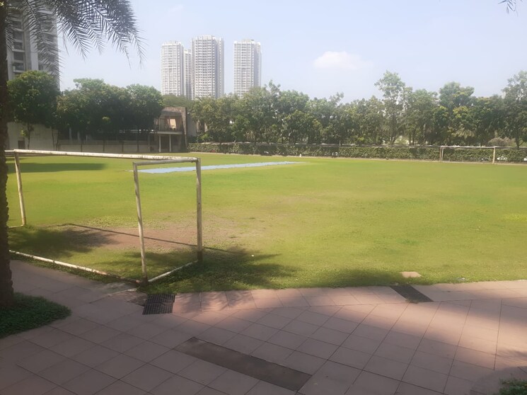 Garden, lodha-luxuria 4 Bedroom 2000 Sq.Ft. Apartment In Majiwada Thane 9295638