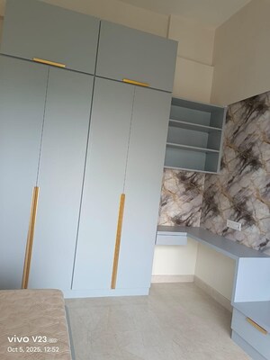 Room in 3 BHK Apartment at Lower Parel West – for Rent