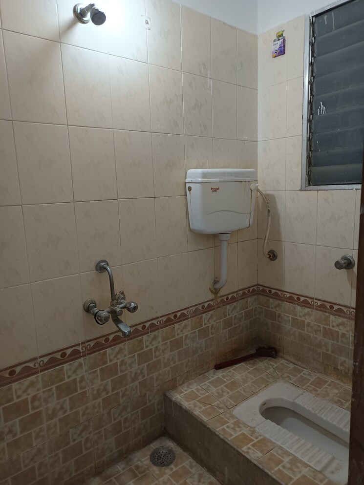 Bathroom, spring-glory-co-operative-society 2 Bedroom 780 Sq.Ft. Apartment In Kharadi Pune 9295667