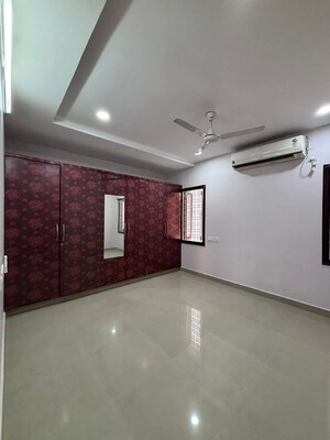 Room in 2 BHK Apartment at Hari Priya Kondapur, Kondapur – for Rent