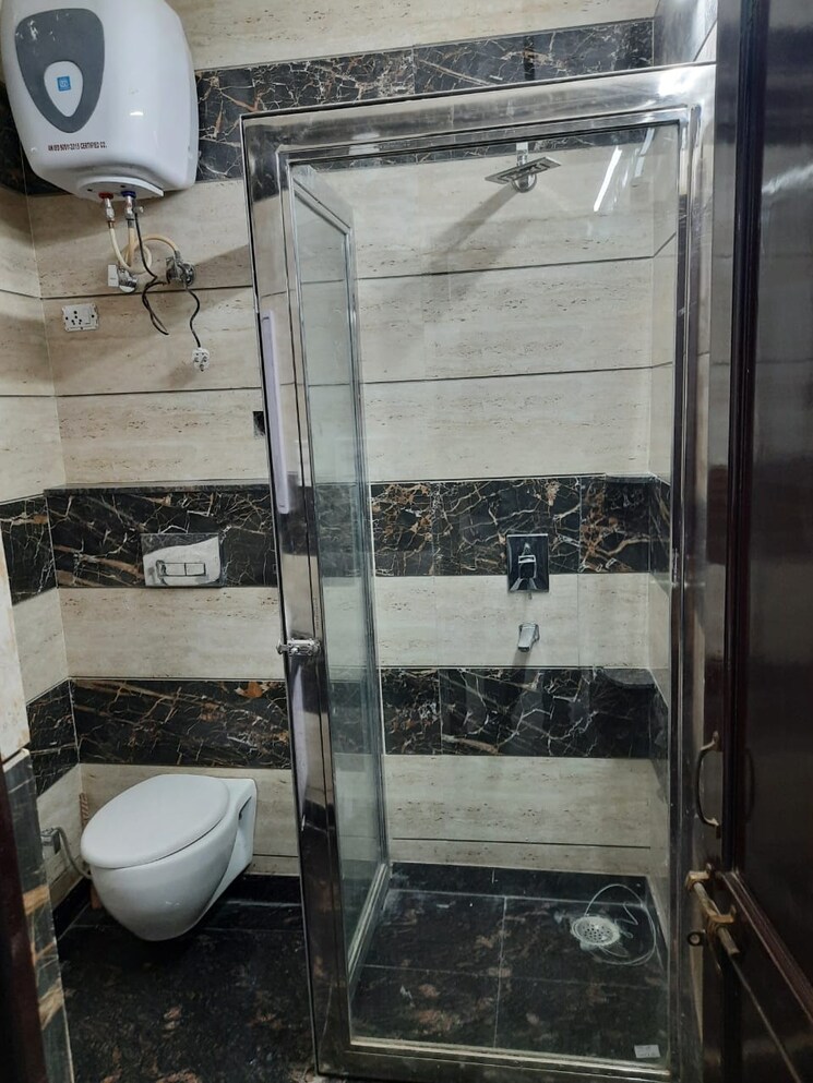 Bathroom, ashok vihar 3 Bedroom 1500 Sq.Ft. Builder Floor In Ashok Vihar Delhi 9295701