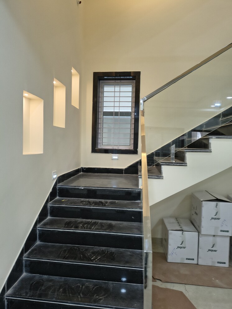 Master Bedroom, mani-enclave-yapral 5 Bedroom 4800 Sq.Ft. Villa In Yapral Hyderabad 9295702