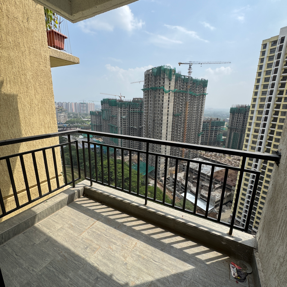 2 BHK Apartment For Sale in Runwal Gardens