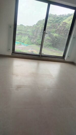 Room in 2 BHK Apartment at Nahar Amrit Shakti, Chandivali – for Sale