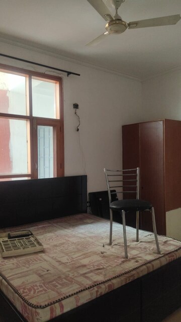 Room in 1 BHK Apartment at Patiala Road – for Rent