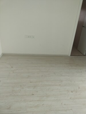 Room in 2 BHK Apartment at Nahar Amrit Shakti, Chandivali – for Sale