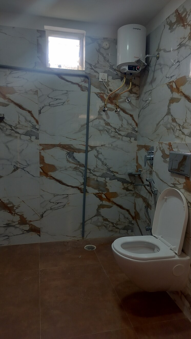 Bathroom, banjara hills 3 Bedroom 2350 Sq.Ft. Apartment In Banjara Hills Hyderabad 9295788