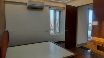 Room in 3 BHK Apartment at Banjara Hills – for Rent