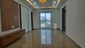 Room in 3 BHK Apartment at Banjara Hills – for Rent