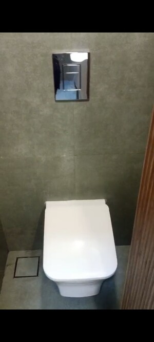 Furnished Amenities in 1 BHK Apartment at Gwens Apartment, Santacruz East – for Rent