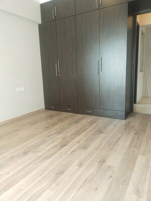 Room in 2 BHK Apartment at Nahar 8 Towers, Chandivali – for Sale