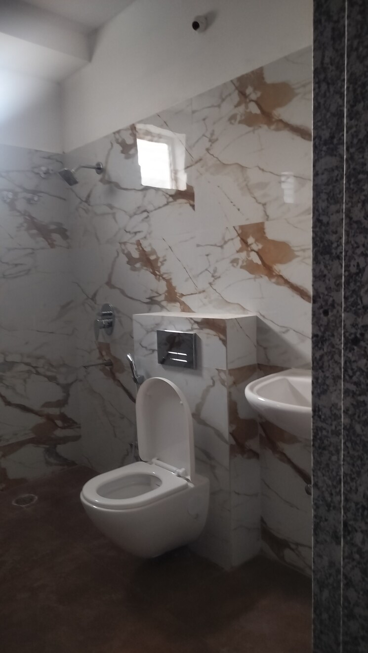 Bathroom, banjara hills 3 Bedroom 2350 Sq.Ft. Apartment In Banjara Hills Hyderabad 9295815