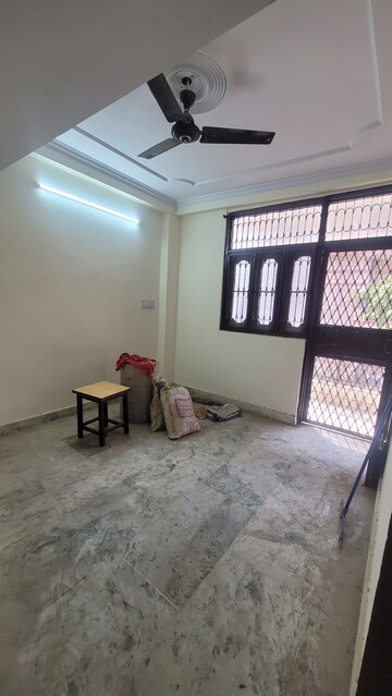 Master Bedroom in 1 BHK Builder Floor at Dilshad Colony – for Sale