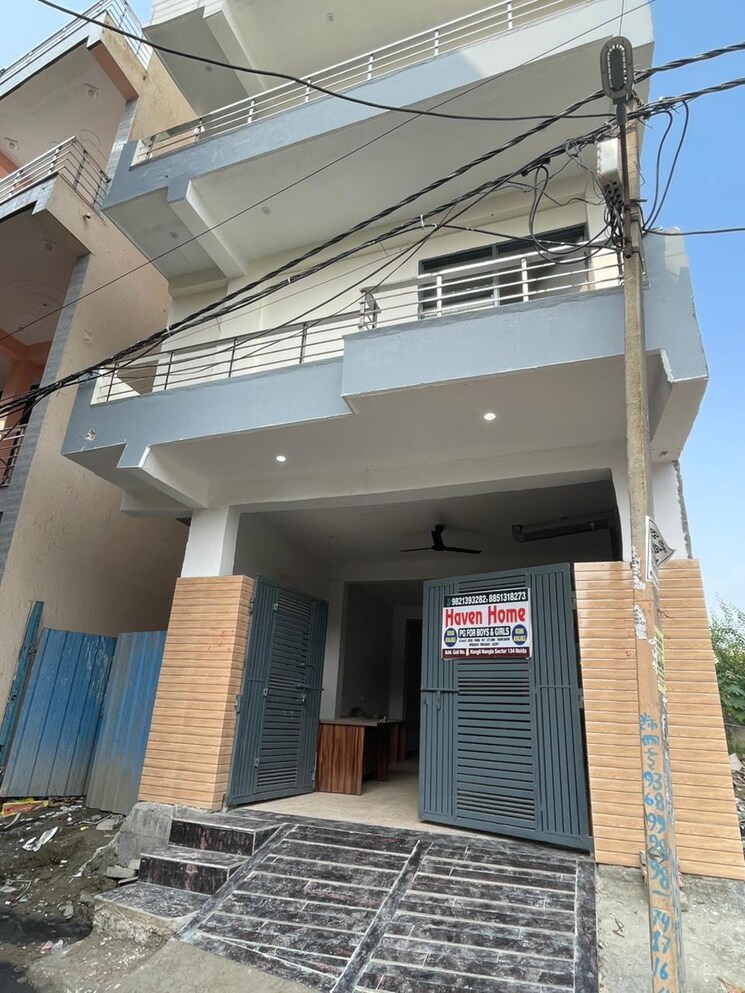 Exterior View, nagla nagli Pg For Boys & Girls In Nagla Nagli 9295869