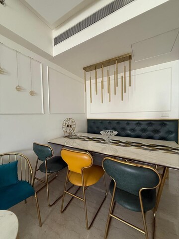 Team Area in 3 BHK Apartment at Worli – for Rent