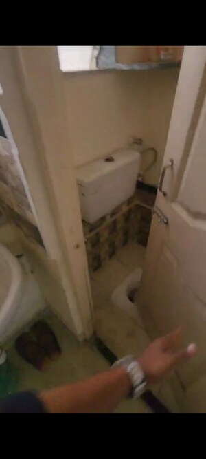 Bathroom in 1 BHK Apartment at Wadala – for Rent