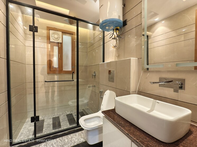 Bathroom, vasant kunj 4 Bedroom 2750 Sq.Ft. Builder Floor In Vasant Kunj Delhi 9295926
