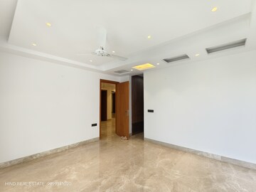 Room in 4 BHK Builder Floor at Vasant Kunj – for Rent