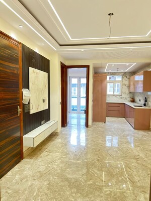 Room in 3 BHK Builder Floor at Pitampura – for Sale