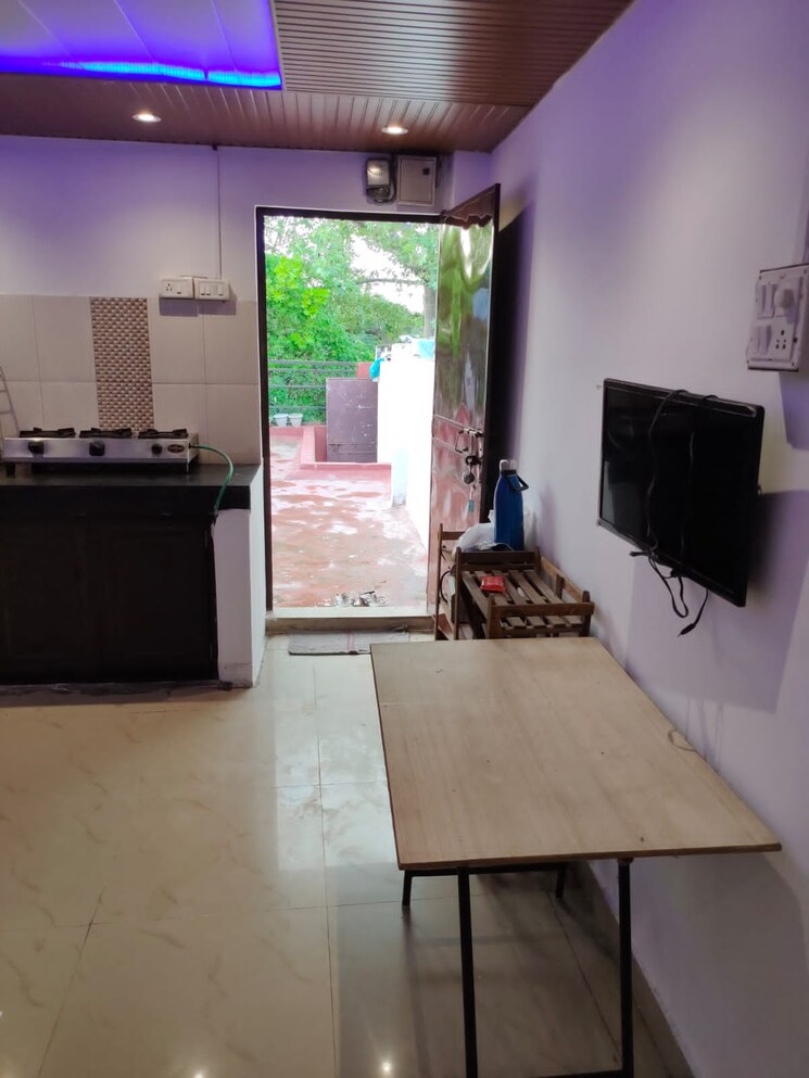 Team Area, malviya nagar 1 Bedroom 650 Sq.Ft. Builder Floor In Malviya Nagar Delhi 9295971