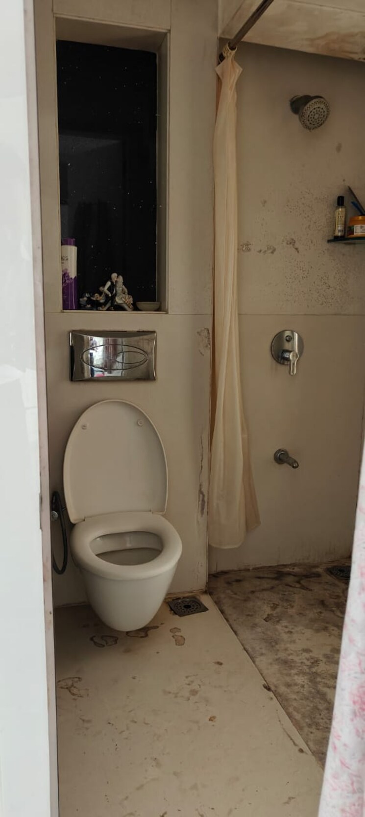Bathroom, lokhandwala-infrastructure-lady-ratan-tower 1 Bedroom 450 Sq.Ft. Apartment In Worli Mumbai 9295994