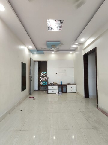 Room in 1 BHK Apartment at Devta CHS, Kharigaon – for Rent