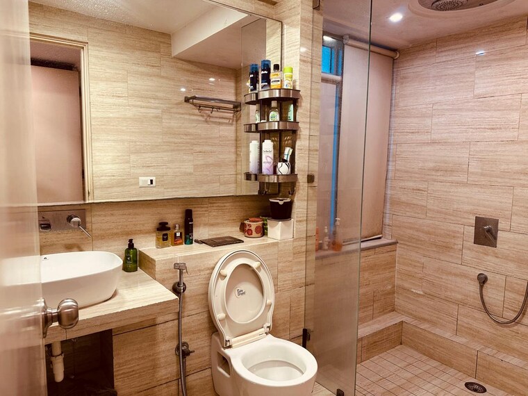 Bathroom, imperial-heights-goregaon-west 5 Bedroom 2200 Sq.Ft. Apartment In Goregaon West Mumbai 9296008